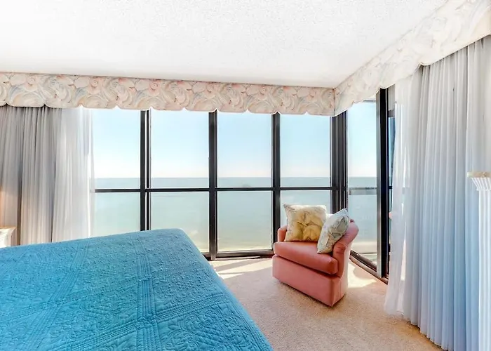Oceanfront With Balcony Washer & Dryer Pools Gym & Bar Holiday home