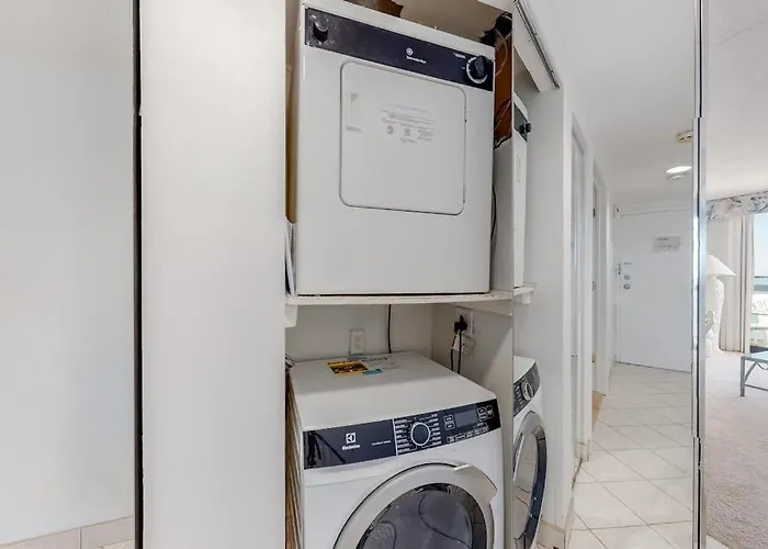 Oceanfront With Balcony Washer & Dryer Pools Gym & Bar *