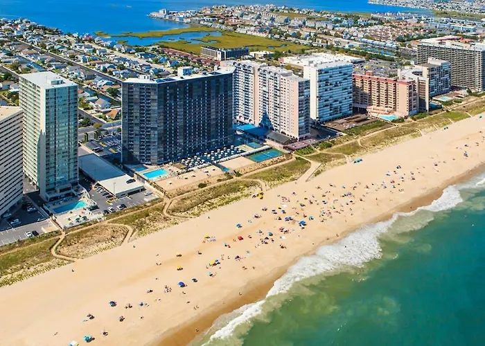 Oceanfront With Balcony Washer & Dryer Pools Gym & Bar